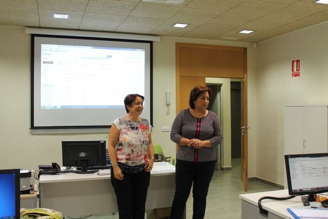 La Concejala de la Mujer clausura dos nuevos cursos de 