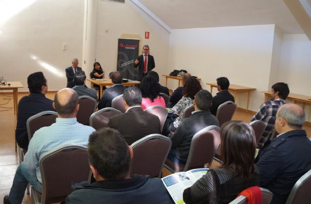 Charla informativa para los asociados de ASEMOL sobre la responsabilidad penal en la empresa - 3, Foto 3