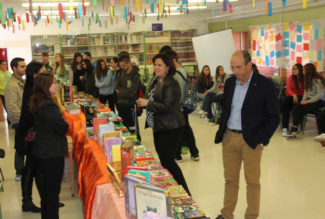 El IES Rambla de Nogalte organiza una Feria del Libro en colaboración con las librerías locales - 1, Foto 1