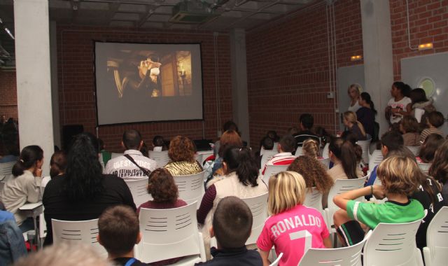 Gran éxito de participación en el primer Ciclo de Cine - 2, Foto 2