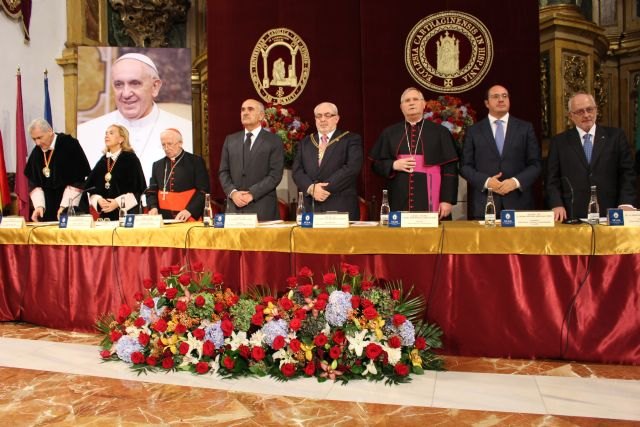 Garre elogia el espíritu emprendedor de la UCAM y su extenso catálogo de cátedras, dirigidas por prestigiosos profesionales - 1, Foto 1