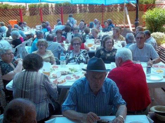 Las personas mayores de Alguazas se apuntan a las manualidades - 1, Foto 1