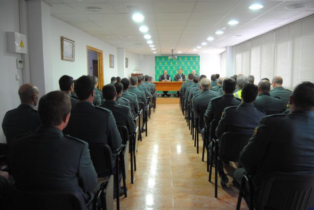 Bascuñana destaca la profesionalidad, entrega y compromiso de los guardias civiles que participaron en el apoyo a víctimas y familiares del accidente de Cieza - 3, Foto 3