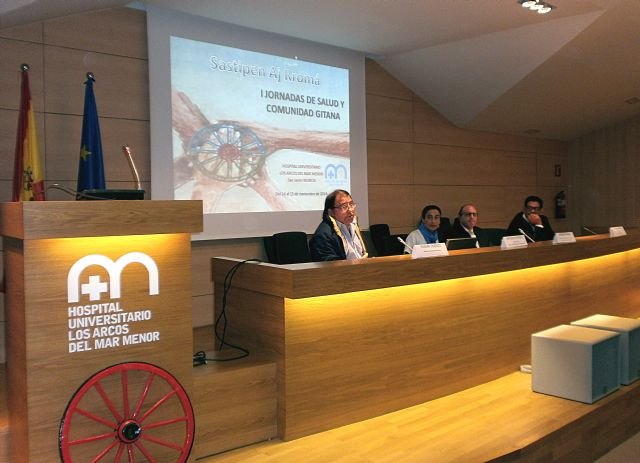 Un centenar de profesionales sociosanitarios se dan cita en las I Jornadas de Salud y Comunidad Gitana - 1, Foto 1