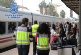 42 ciudadanos extranjeros detenidos, ms de 1.000 identificados, controles sobre 128 trenes y 149 autobuses