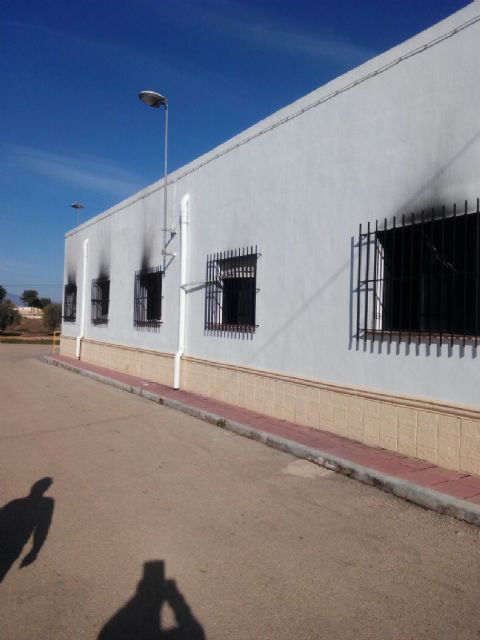 Incendio en el montaje del belén del Albujón - 2, Foto 2