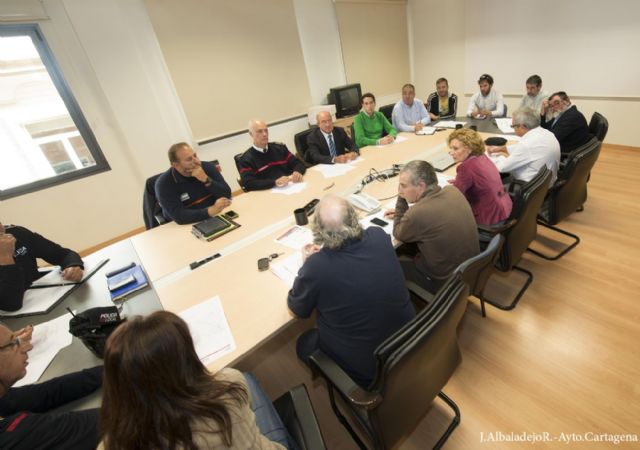 El Ayuntamiento ultima los preparativos para la puesta a punto de la Navidad - 1, Foto 1