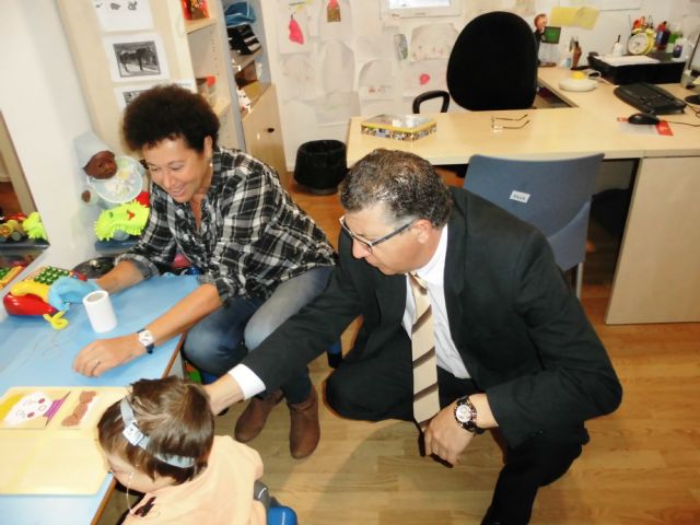 Visita a la Asociación de Padres de Niños con Problemas de Audición y Lenguaje - 1, Foto 1