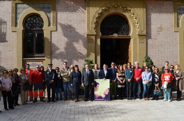 Minuto de silencio en Águilas en memoria de las víctimas de violencia de género - 1, Foto 1