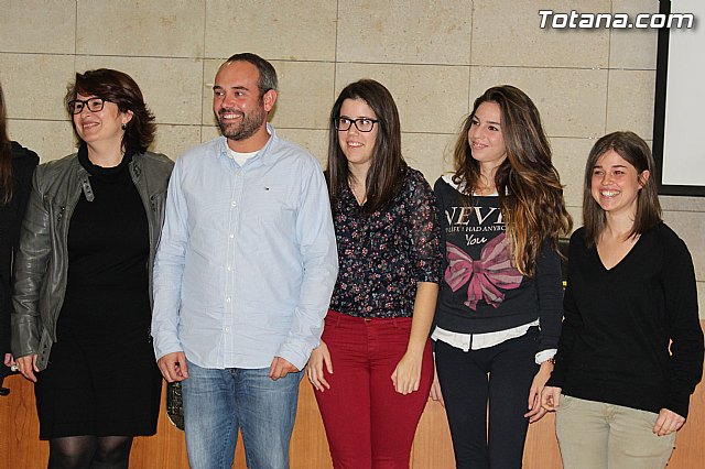 Ocho estudiantes de la Universidad de Murcia firman un convenio de colaboracin - 12