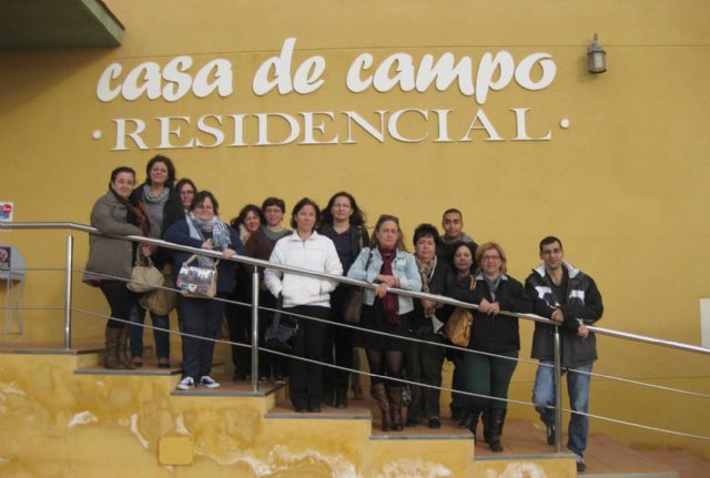 Las visitas a residencias de mayores completan la formación de los alumnos de la ADLE - 3, Foto 3