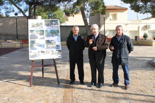 El alcalde presenta las obras realizadas en la remodelación de la plaza de la Torre del Rico - 2, Foto 2