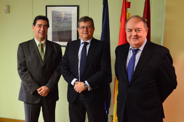 El Colegio de Economistas y UNDEMUR firman un convenio de colaboración para difundir las técnicas modernas de gestión empresarial - 2, Foto 2