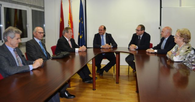 Pedro Antonio Sánchez se reúne con la directiva de la Real Academia Medicina y Cirugía - 1, Foto 1