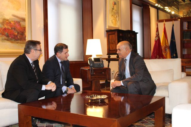 El presidente de la Comunidad recibe al presidente de la Casa Regional de Murcia en Barcelona - 1, Foto 1