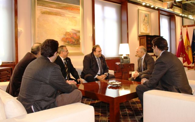 El jefe del Ejecutivo regional recibe al nuevo presidente de la Cámara de Comercio e Industria de Lorca - 1, Foto 1