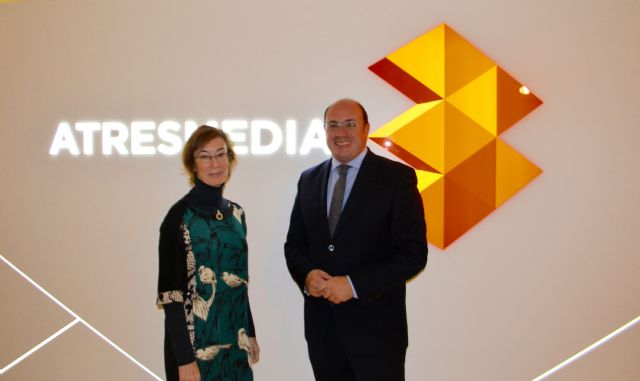 Pedro Antonio Sánchez se reunió hoy con la directora de la fundación ATRESMEDIA - 1, Foto 1