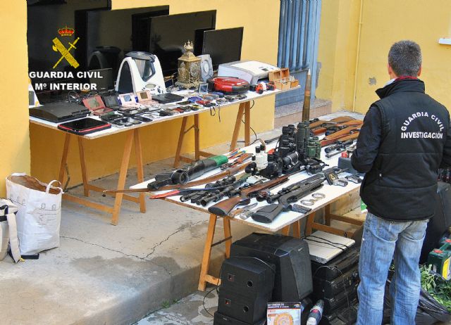 La Guardia Civil desmantela un clan familiar dedicado a robar en viviendas y a cultivar marihuana - 3, Foto 3