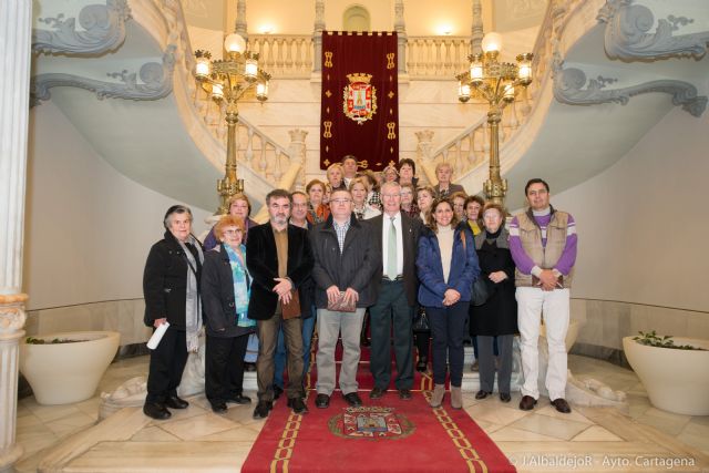 Nuestros mayores pasean por la historia de Cartagena - 2, Foto 2