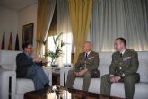 El delegado del Gobierno recibe al nuevo coronel jefe del Regimiento de Artillería Antiaérea nº 73 de Cartagena