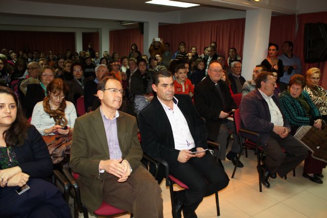 El Alcalde comparte con los vecinos de San Pío X la celebración de la Navidad - 2, Foto 2