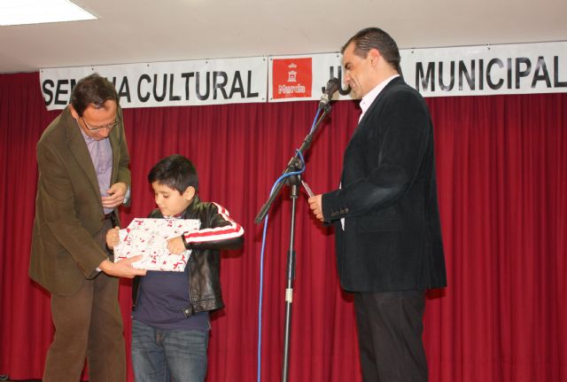 El Alcalde comparte con los vecinos de San Pío X la celebración de la Navidad - 3, Foto 3