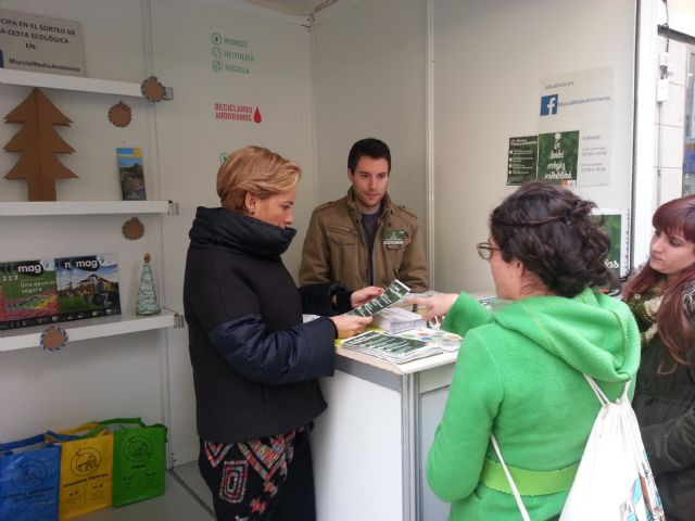 Medio Ambiente realiza esta tarde un taller de felicitaciones de Navidad con objetos reciclados - 2, Foto 2