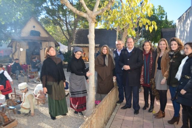 Más de un centenar de alumnos y docentes del colegio Torreteatinos participan en el belén viviente infantil de El Raal - 1, Foto 1