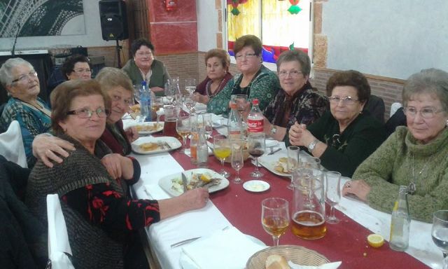 Más de doscientos mayores de Alguazas reciben la Navidad a ritmo de excursión, almuerzo de convivencia y baile - 1, Foto 1