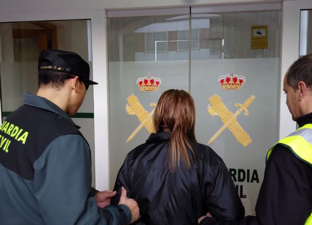 La Guardia Civil detiene a una empleada de ayuda a domicilio por una quincena de hurtos - 1, Foto 1