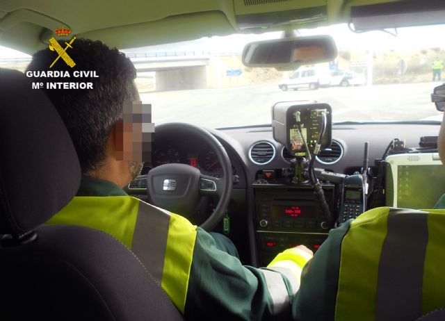 La Guardia Civil detiene al conductor de una motocicleta que circulaba sin carné y superaba en más del doble la velocidad de la vía - 2, Foto 2