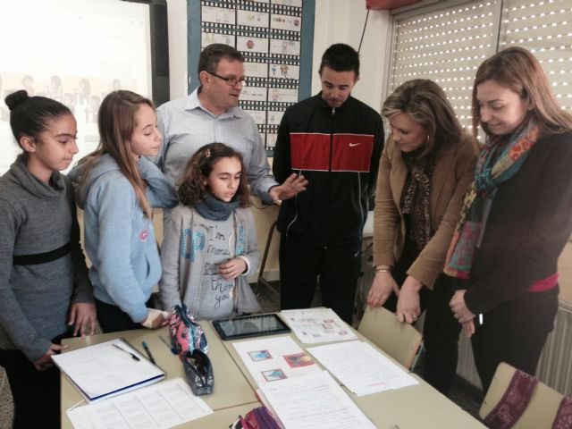 Educación fomenta la integración de las nuevas tecnologías y las aplicaciones educativas en las aulas de la Región - 1, Foto 1