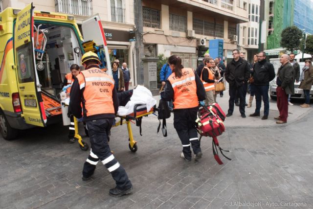 Un simulacro de incendio pone a prueba la evacuación del Edificio Administrativo - 4, Foto 4