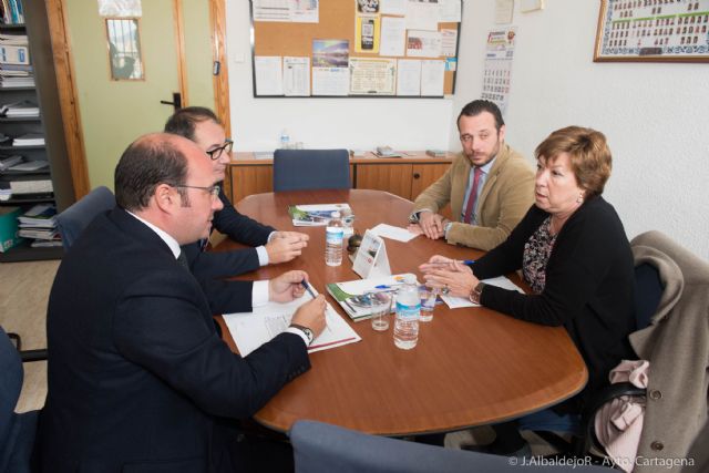 El consejero anuncia la licitación del nuevo colegio de La Aljorra y la ampliación de la Escuela de Idiomas - 2, Foto 2