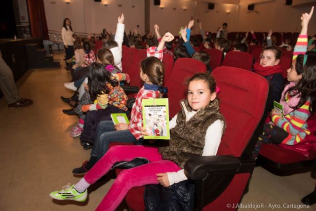 La escritora de cuentos infantiles, Raquel López se encuentra con su público - 3, Foto 3