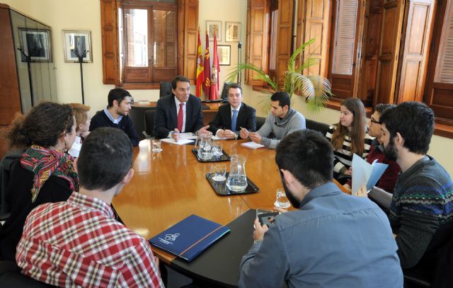 Los representantes de los alumnos de la UM y  el Consejo Social se reúnen para diseñar su macroconsulta - 1, Foto 1