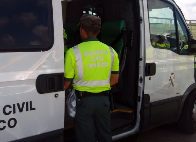 La Guardia Civil imputa a tres menores por arrojar piedras a la autopista AP-7 a su paso por Los Beatos-Cartagena - 2, Foto 2