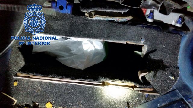 La Policía Nacional desmantela una organización de narcos que introducía la cocaína impregnada en papel en envíos postales - 1, Foto 1