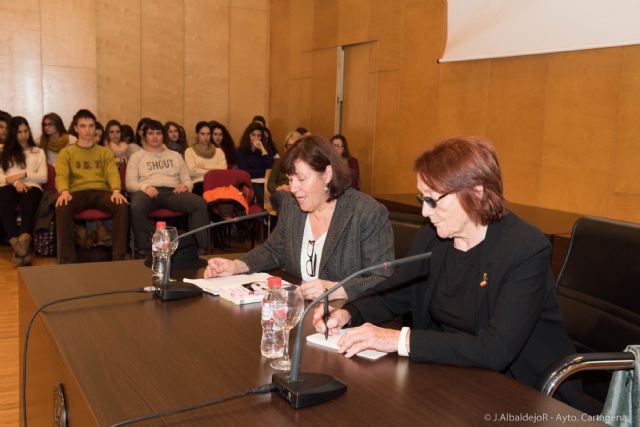 Rosa RegÃ s, segunda nominada al Premio Mandarache 2015 - 4, Foto 4