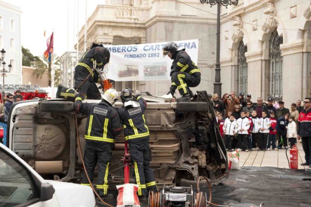 Demostraciones de Bomberos el sábado ante el Palacio Consistorial para celebrar a su patrón - 3, Foto 3