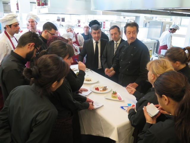 El Centro de Cualificación Turística acoge la primera jornada del nuevo ciclo ´Hoy cocinamos con´ - 1, Foto 1