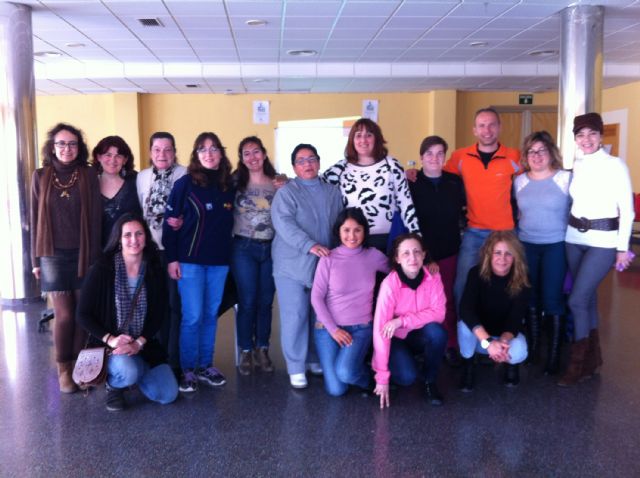 Curso en Alguazas sobre atención a personas dependientes en instituciones sociales - 1, Foto 1