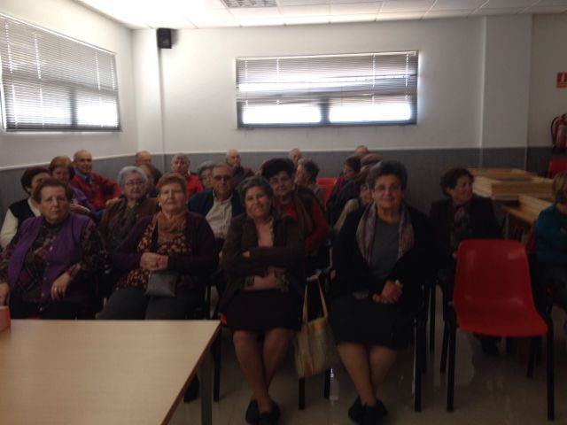 Comienza el ciclo de conferencias para mayores “Aprendiendo a cuidarnos” - 2, Foto 2