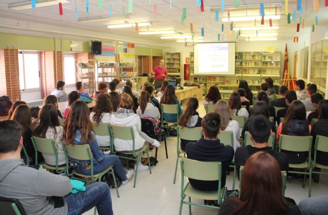 Los alumnos del IES Rambla de Nogalte reciben una charla sobre el uso responsable del agua - 1, Foto 1