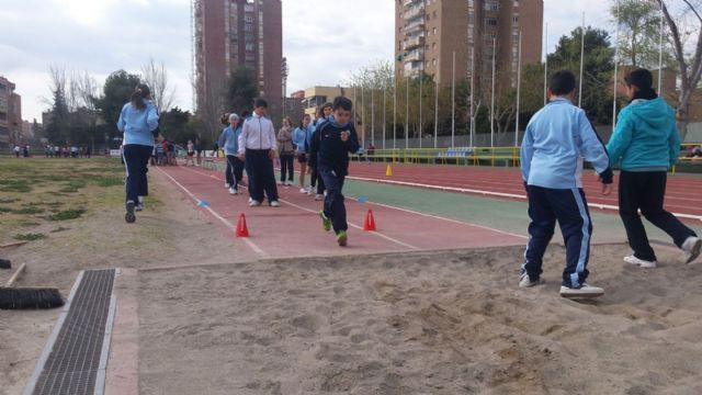 Turno de los alumnos del Sagrado Corazón para practicar Atletismo con el ADE - 5, Foto 5