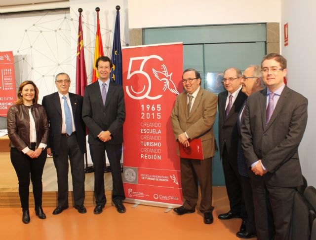 El Gobierno regional celebra con la Escuela Universitaria de Turismo de Murcia los 50 años de historia y profesionalización del sector - 1, Foto 1