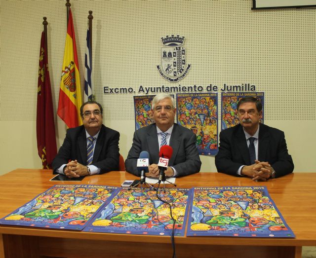 La Agrupación Sardinera y el alcalde de Jumilla presentan a Jumilla, como pueblo desde donde partirá la Sardina para las Fiestas de Primavera - 2, Foto 2