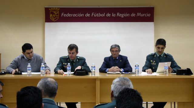 La Guardia Civil y la Federación de Fútbol de la Región de Murcia se unen para prevenir y perseguir la violencia en el fútbol - 2, Foto 2