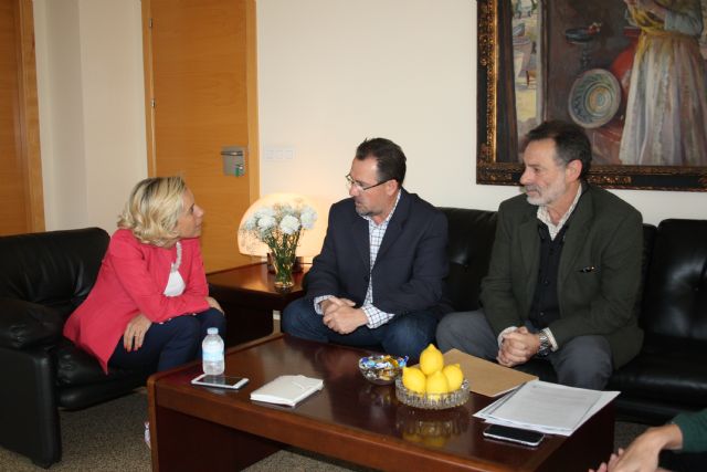 Reunión de la consejera de Agricultura y Agua con el presidente de la Federación de Caza de la Región - 1, Foto 1