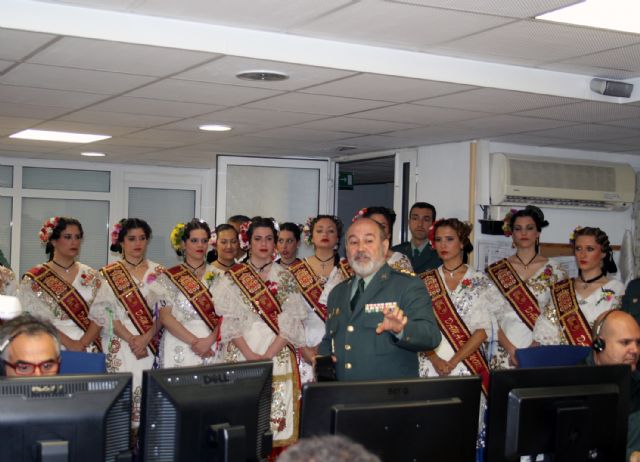 La Reina de la Huerta 2015 y sus damas de honor visitan las instalaciones de la Guardia Civil de Murcia - 2, Foto 2